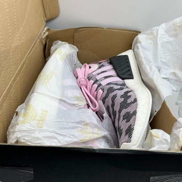 Adidas Sneakers Primeknit Boost Women NMD R2 PK W Wonder Pink CAMO Glitch SZ 10 - Picture 3 of 16
